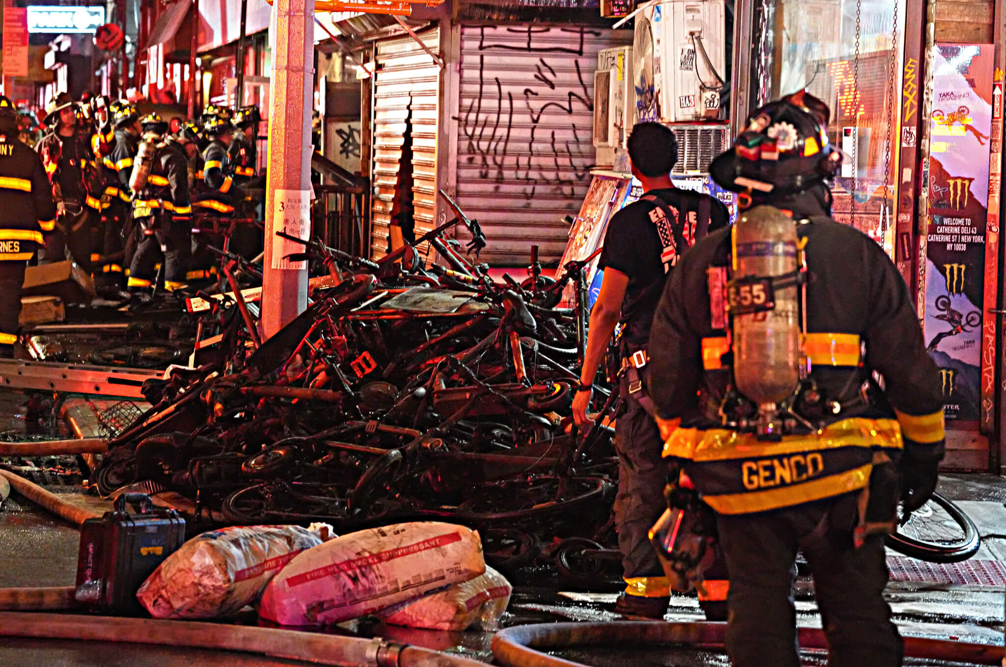 Fire tears through Chinatown e-bike store leaving 4 dead, 2 fighting for their lives: FDNY 17